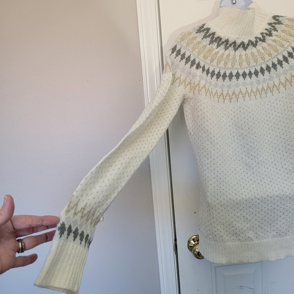 Eddie Bauer Cream Green Mock Neck Scandinavian Nordic Inspired Sweater Size M - Picture 5 of 11
